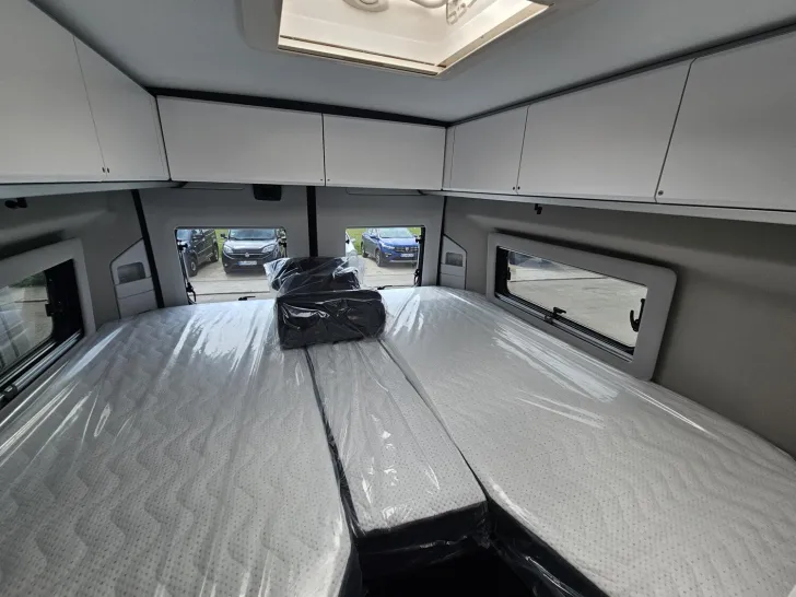 Fahrzeugbild Adria Twin Selection 640 SLB Leder|Schwarz-metallic #10