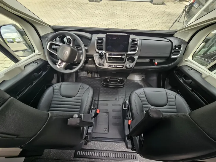Fahrzeugbild Adria Twin Selection 640 SLB Leder|Schwarz-metallic #15