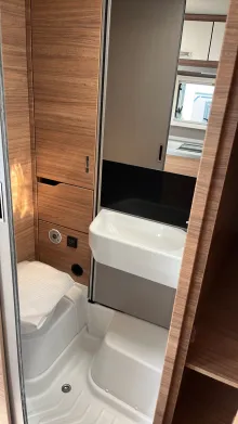 Toilette Weinsberg X-CURSION VAN 500 LT Automatik*Abstandstem.*