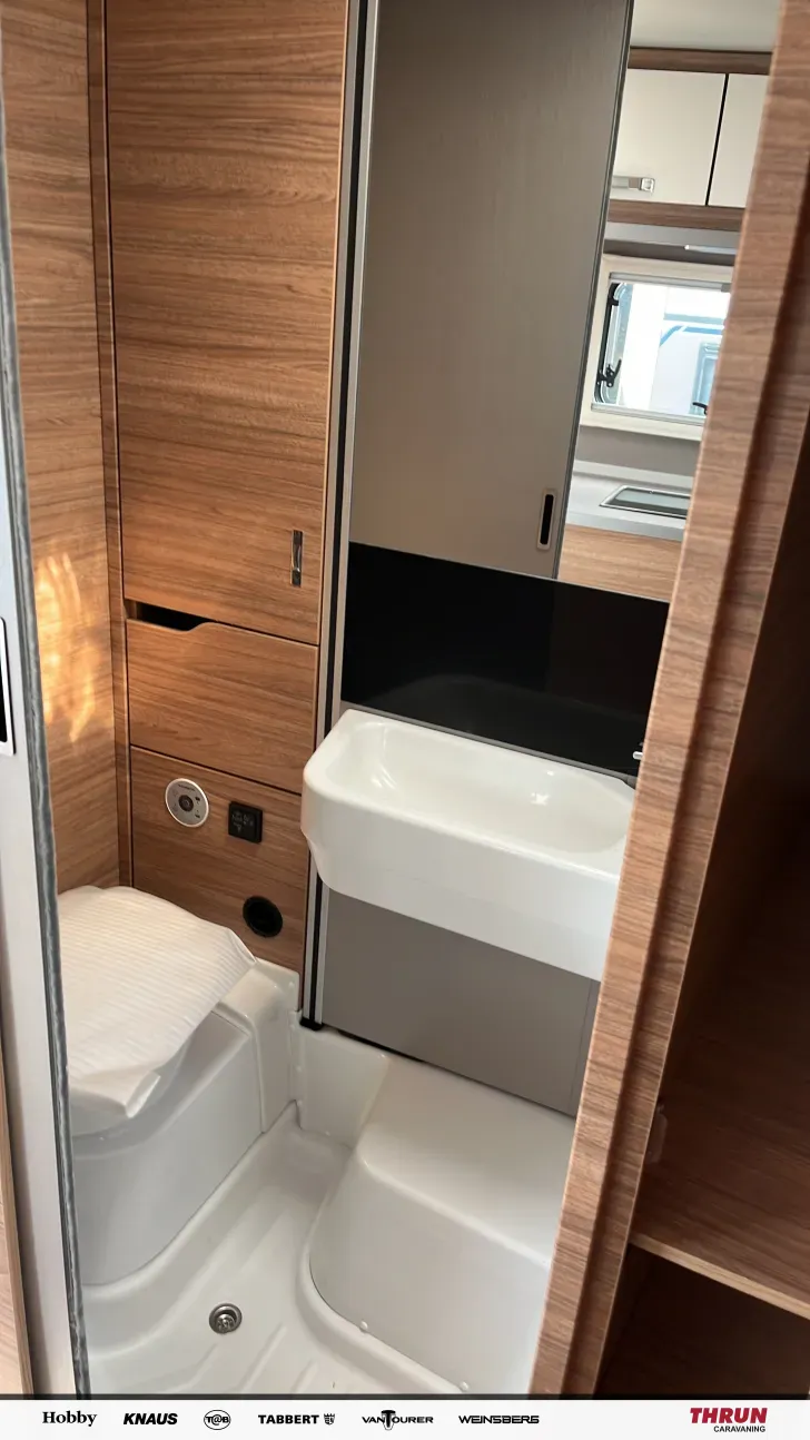 Toilette Weinsberg X-CURSION VAN 500 LT Automatik*Abstandstem.*