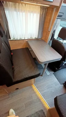 Sitzgruppe Weinsberg CaraSuite 700 ME gebraucht sehr gut