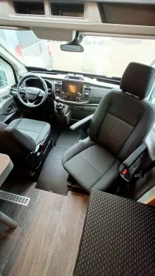 Fahrerhaus Weinsberg CaraSuite 700 ME gebraucht sehr gut