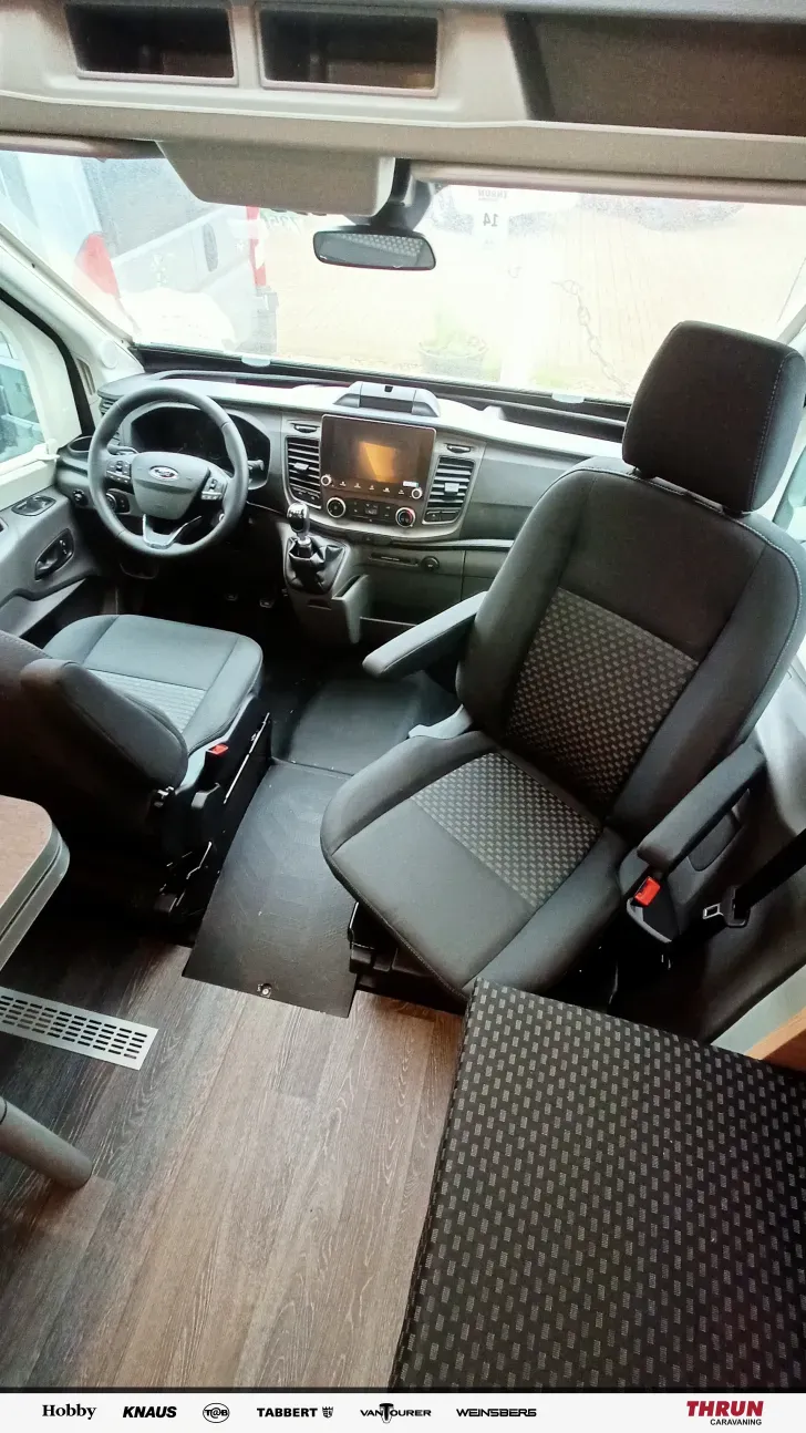 Fahrerhaus Weinsberg CaraSuite 700 ME gebraucht sehr gut