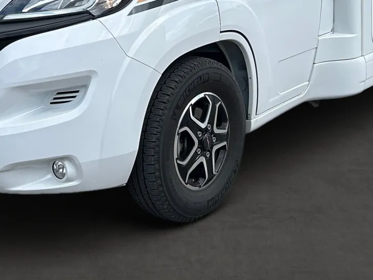 Fahrzeugbild Malibu T 460 LE #6