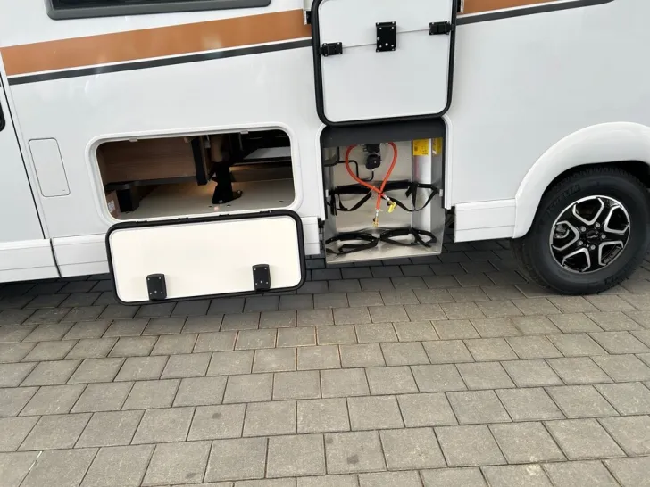 Fahrzeugbild Malibu I 490 LE #24