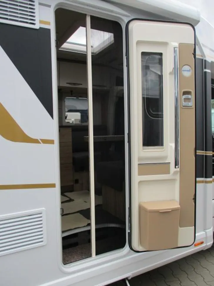 Fahrzeugbild Eura Mobil Profila T PT 726 EF SONDERMODELL-GOLD LEVEL #7