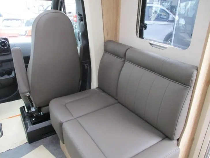 Fahrzeugbild Eura Mobil Profila T PT 726 EF SONDERMODELL-GOLD LEVEL #10