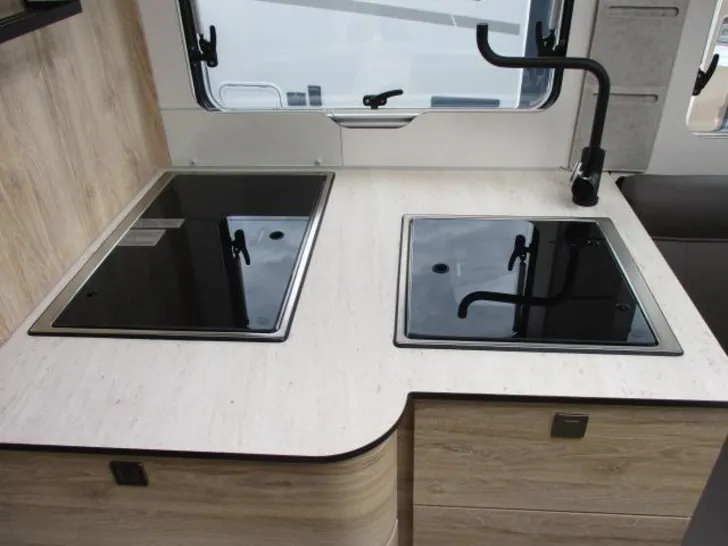 Fahrzeugbild Eura Mobil Profila T PT 726 EF SONDERMODELL-GOLD LEVEL #11