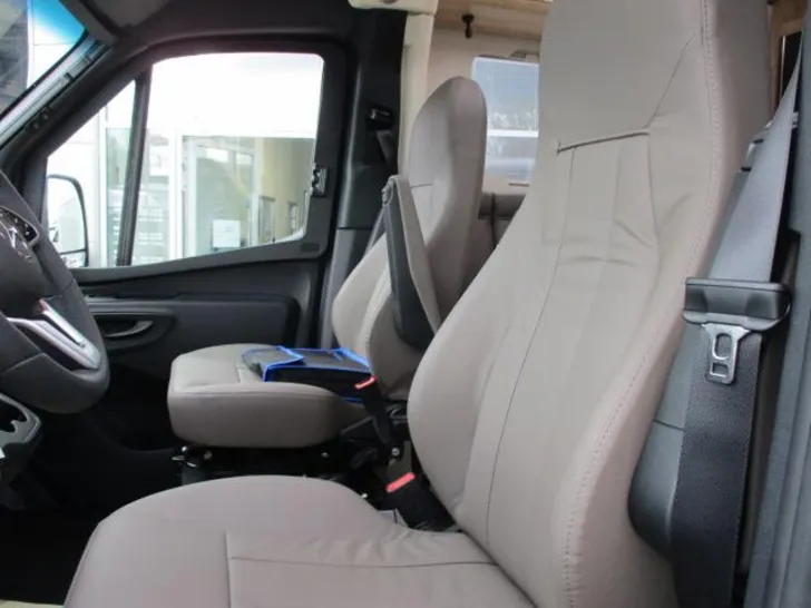 Fahrzeugbild Eura Mobil Profila T PT 726 EF SONDERMODELL-GOLD LEVEL #23