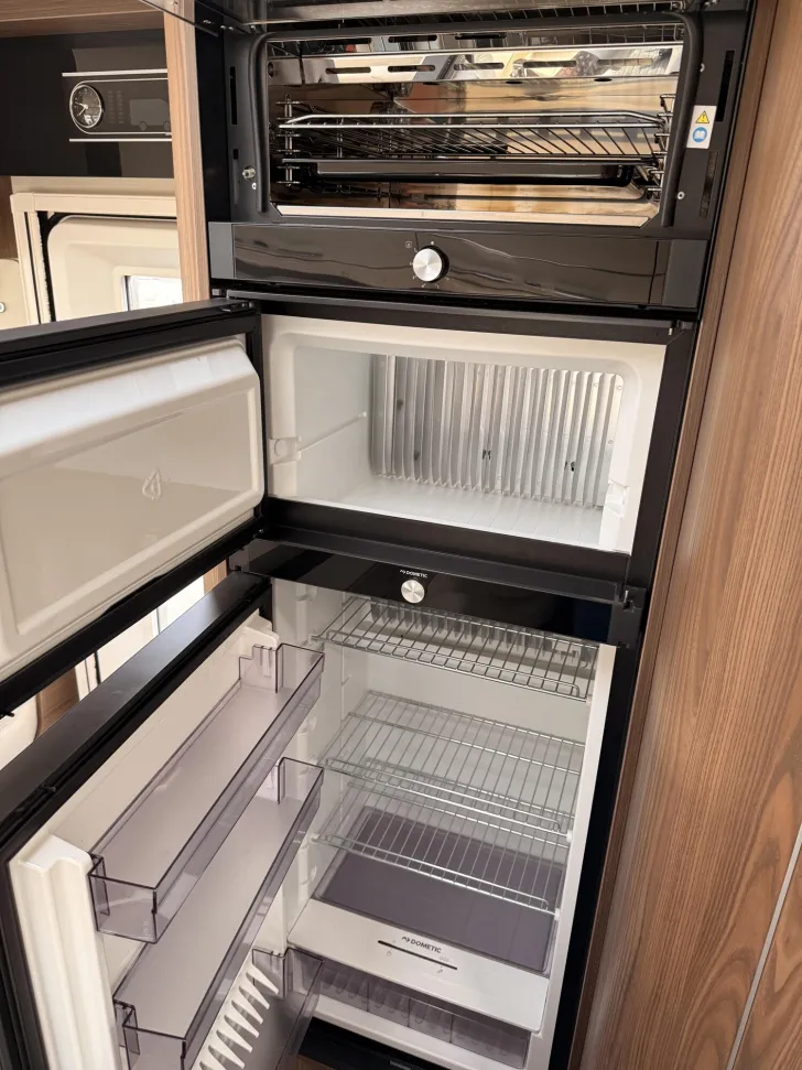 Fahrzeugbild Hymer B-Klasse SL 704 Luftfeder,4,8to!,Bugschränke #10