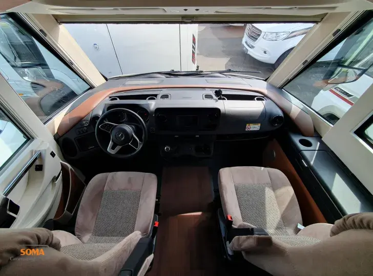 Fahrzeugbild Carthago chic c-line I 4.9 LE Mercedes - nur 5200 KM ! #5