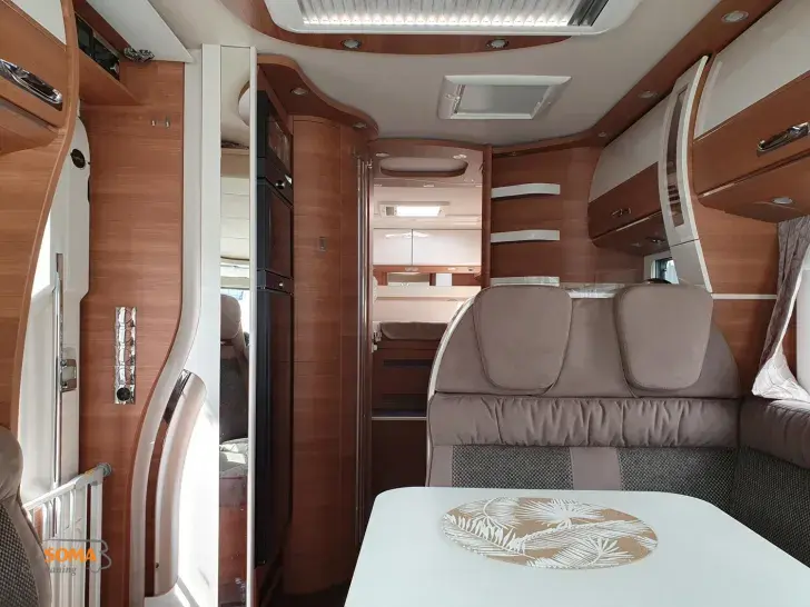 Fahrzeugbild Carthago chic c-line I 4.9 LE Mercedes - nur 5200 KM ! #7