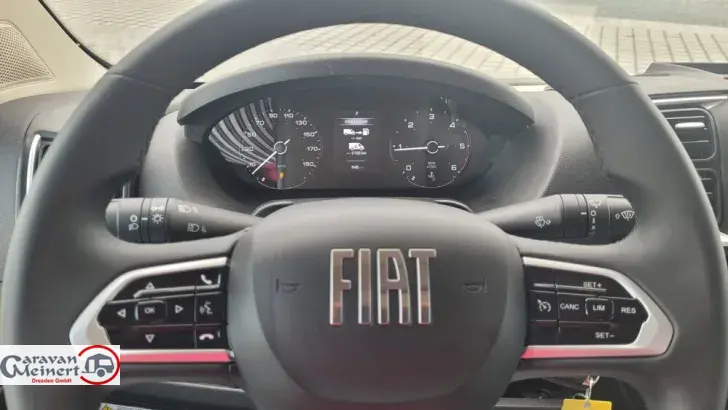 Fahrzeugbild LMC Cruiser 70 V 643 G #12