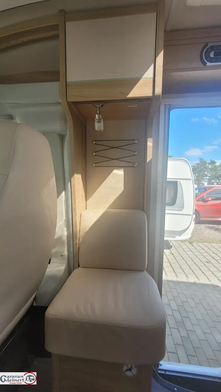 Fahrzeugbild LMC Cruiser 70 V 643 G #26