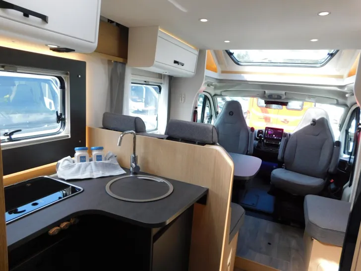 Fahrzeugbild Sunlight Adventure T 68 8G-Autom.+Hubbett+ACC+Digitalpkt #12