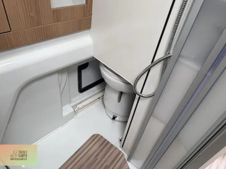 Fahrzeugbild Malibu Van compact 540 DB #16