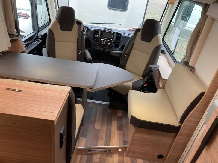 Fahrzeugbild Weinsberg CaraCore 700 MEG #8