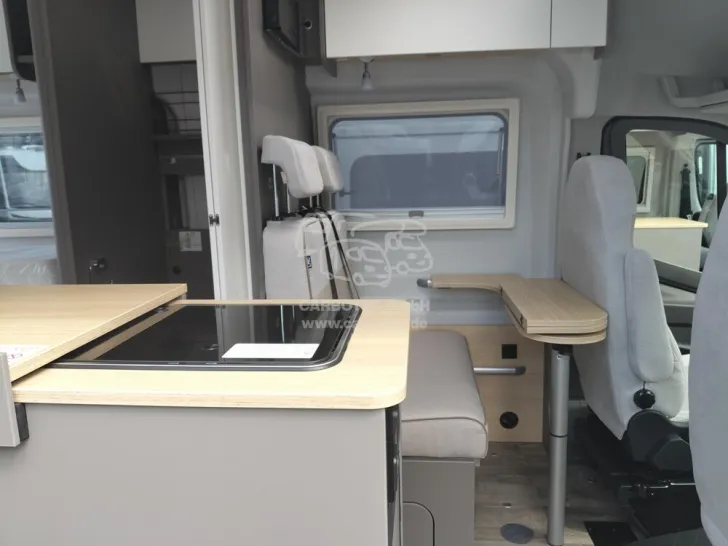 Fahrzeugbild LMC Innovan Ford 592 #4