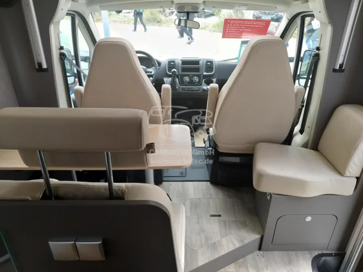 Fahrzeugbild LMC Tourer Lift 70 H 663 G #3