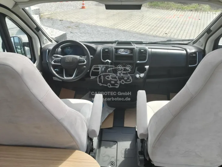 Fahrzeugbild LMC Innovan 640 #6