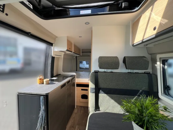 Fahrzeugbild Sunlight Camper Van Cliff 540 Schlafdach #9