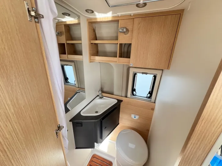 Fahrzeugbild Sunlight Camper Van Cliff 540 Schlafdach #11