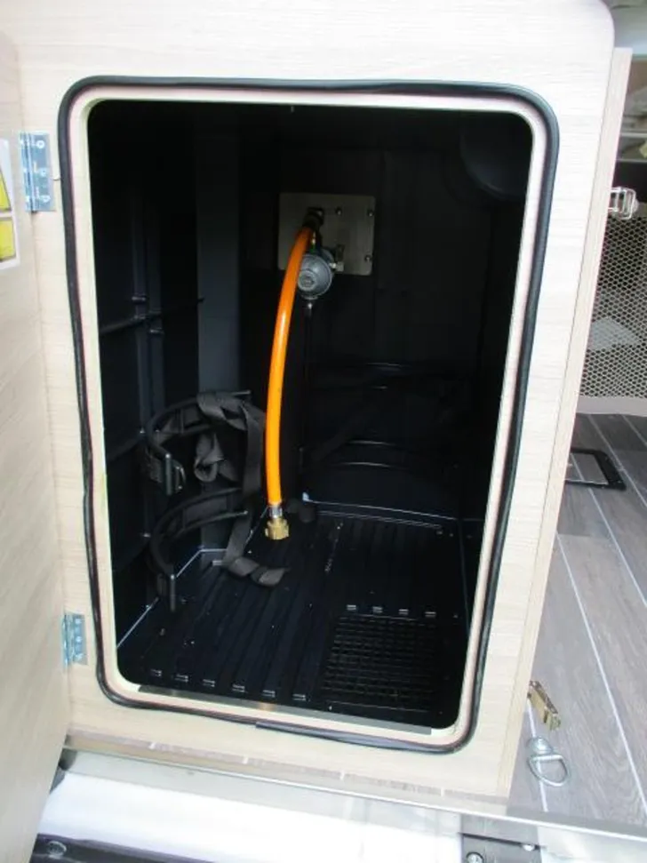 Fahrzeugbild Forster Vantasy FV 599 HB #9