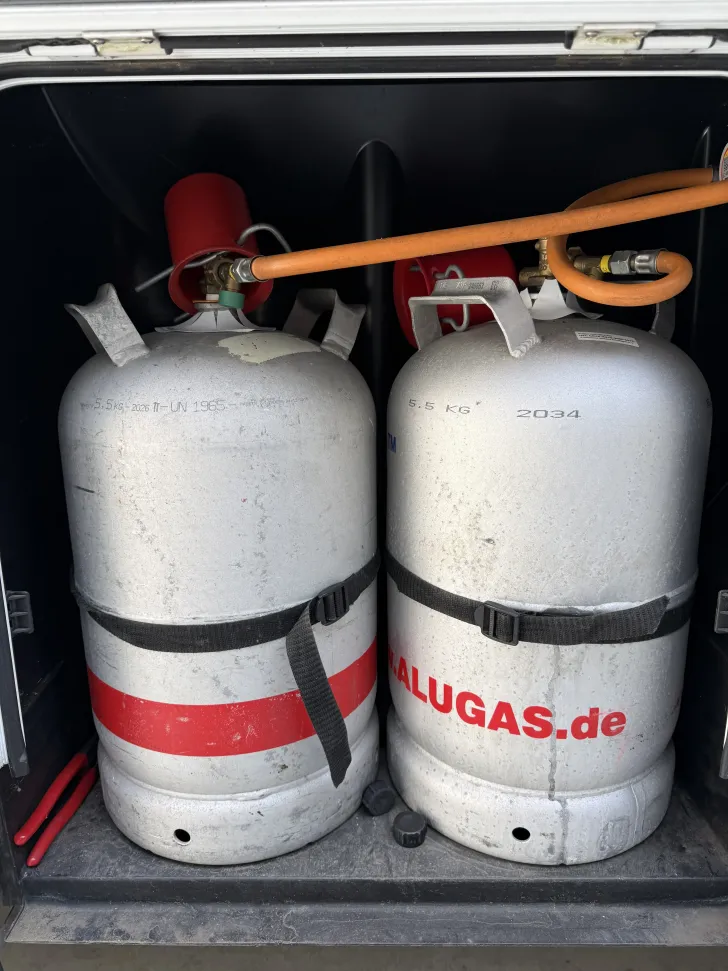 Fahrzeugbild Niesmann + Bischoff Arto 74 R Unterflur-Klimanalage #16