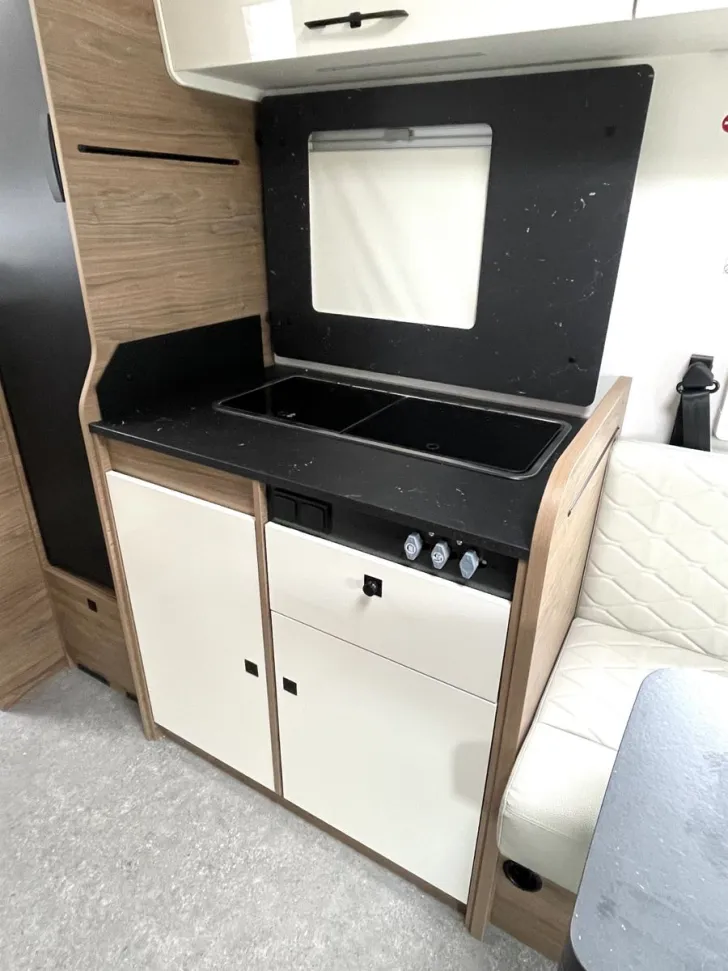 Fahrzeugbild Corigon Pure T 70 LS Automatik Solar Lithium Markise RFK #10