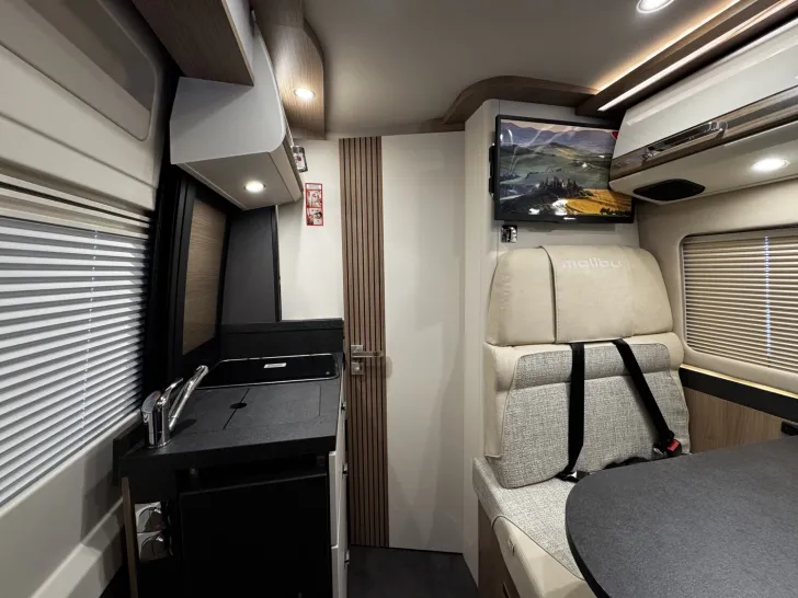 Fahrzeugbild Malibu Genius 641 LE 4x4 Black Edition Mercedes (627) #15