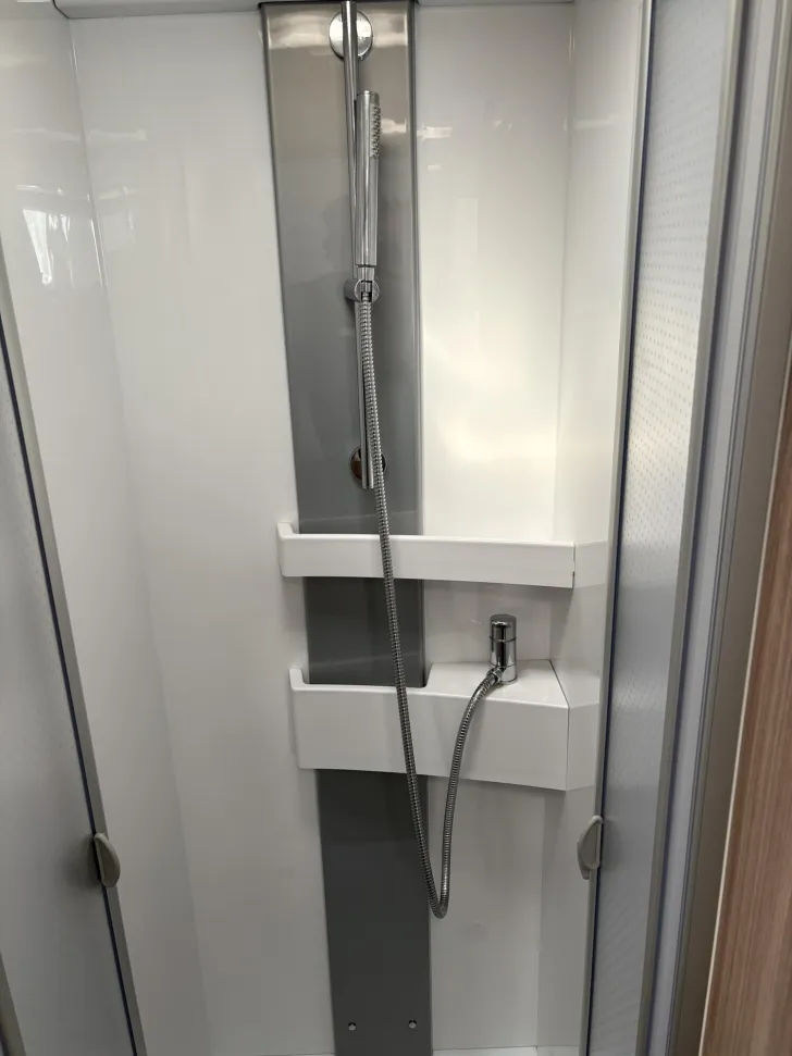 Fahrzeugbild Bürstner Delfin T 680 G #14
