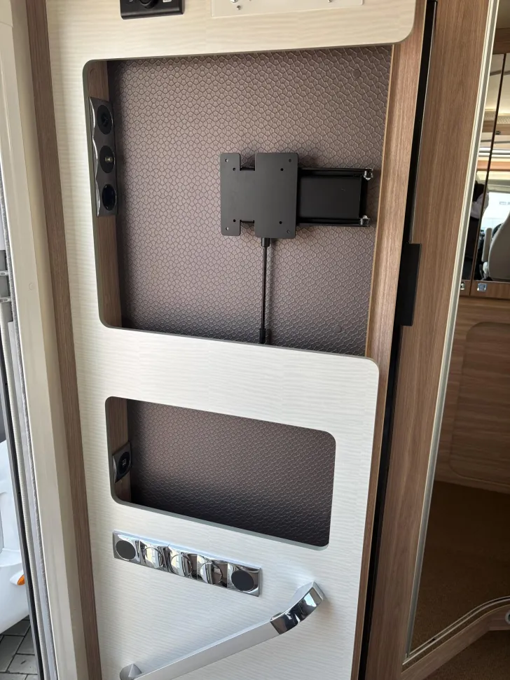 Fahrzeugbild Bürstner Delfin T 680 G #23