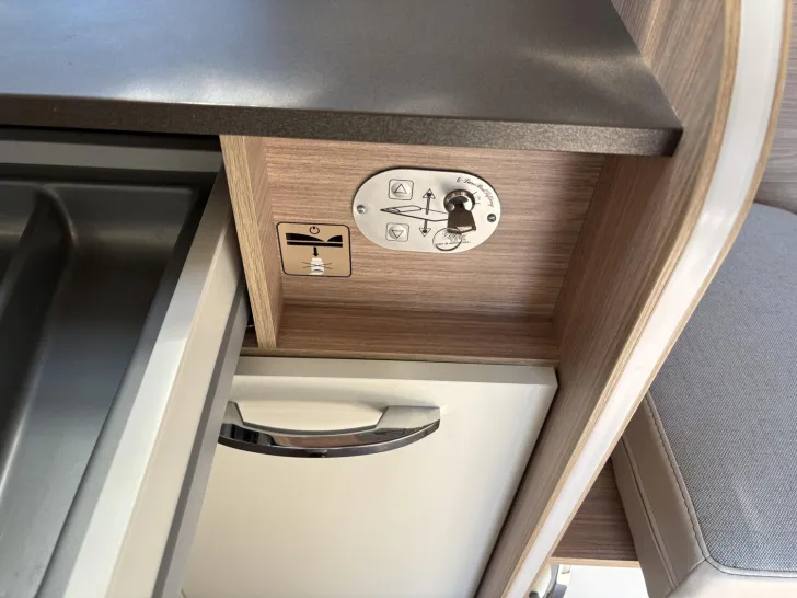 Fahrzeugbild Bürstner Delfin T 680 G #25