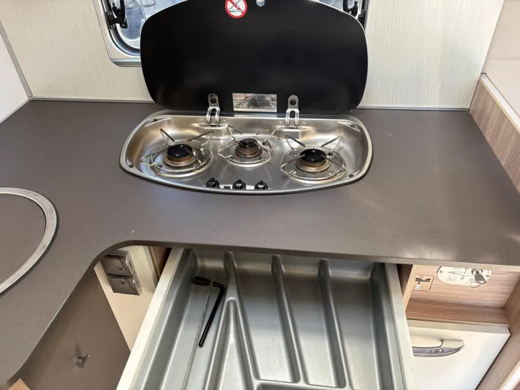 Fahrzeugbild Bürstner Delfin T 680 G #26