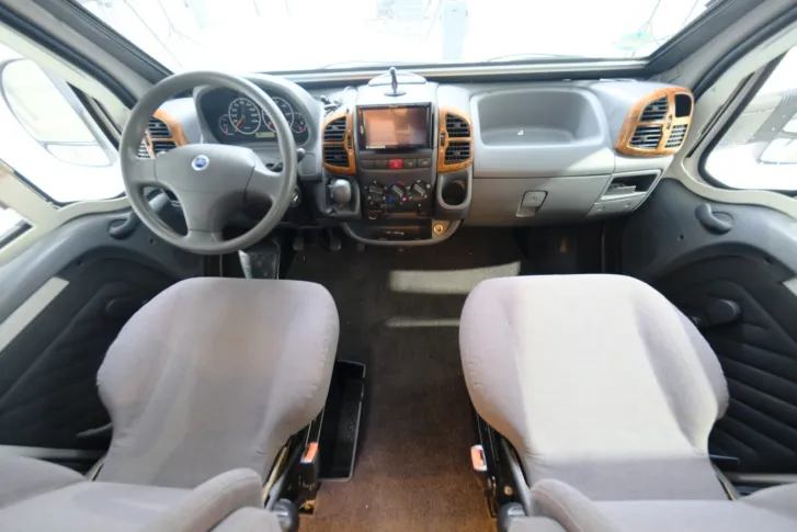 Fahrzeugbild Weinsberg Orbiter 790MQ/Festbett/Garage/2xKlima/Hubstützen #8