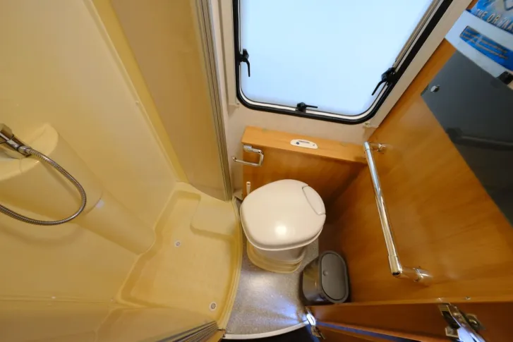 Fahrzeugbild Weinsberg Orbiter 790MQ/Festbett/Garage/2xKlima/Hubstützen #17