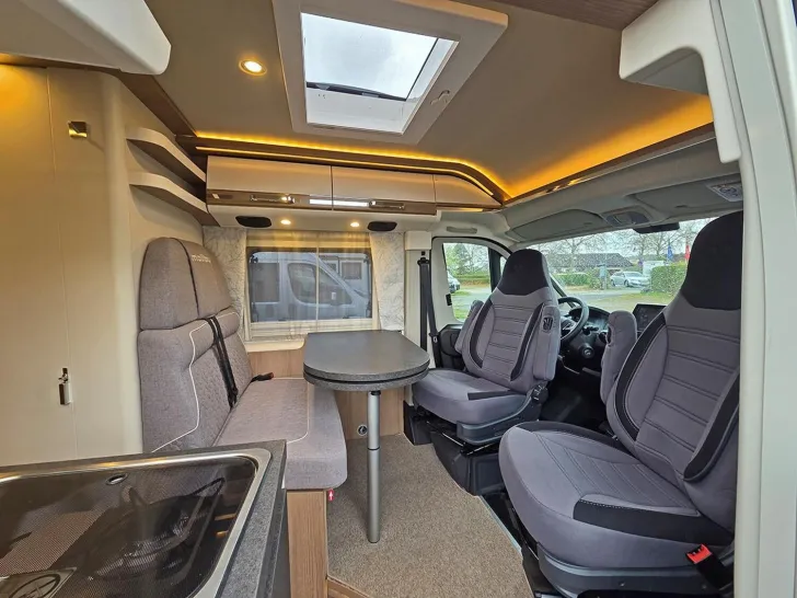 Fahrzeugbild Malibu Van charming COUPE 640 Dachklima*Navi*AHK #4