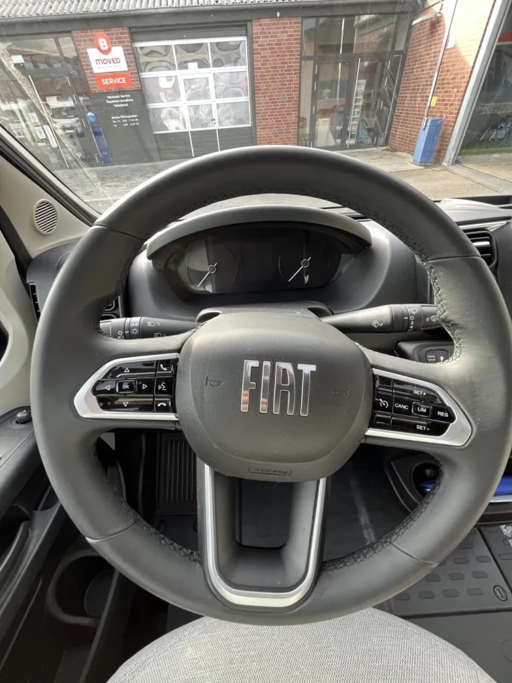 Fahrzeugbild LMC Cruiser 740 EL #12