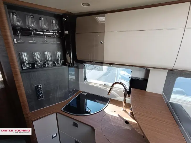 Fahrzeugbild Carthago chic c-line I 4.9 LE L Modell 26, SAT, 2xTV #9