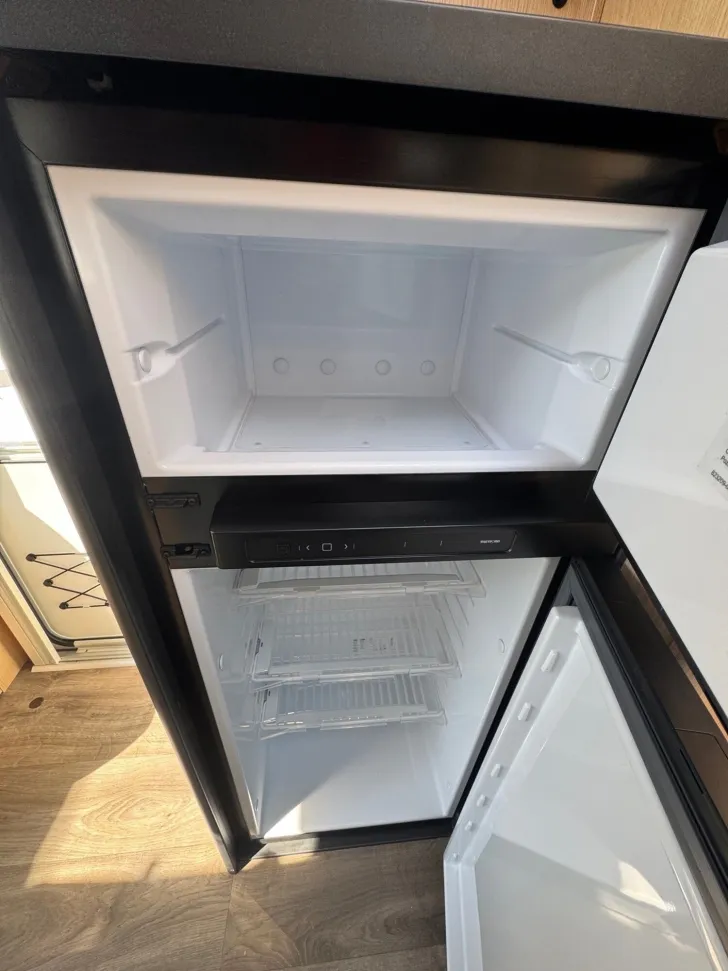 Fahrzeugbild Sunlight Adventure T Ford 680 Keep on Rolling Aktion #14