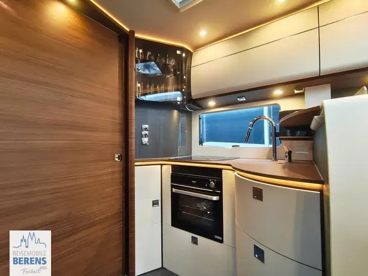 Fahrzeugbild Carthago chic c-line I 5.9 XL LE Mercedes #13