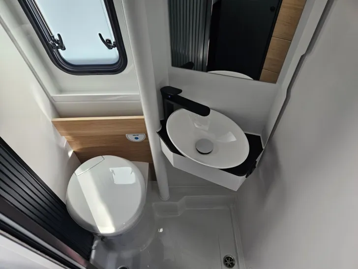 Fahrzeugbild Adria Twin ALL-IN 640 SGX Solar|Markise|auf Mai 26 #8