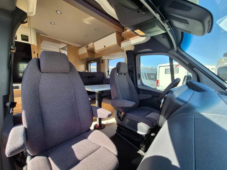 Fahrzeugbild Hymer B-Klasse MC T BlackLine 680 680 BL mit 5.Sitz! #11