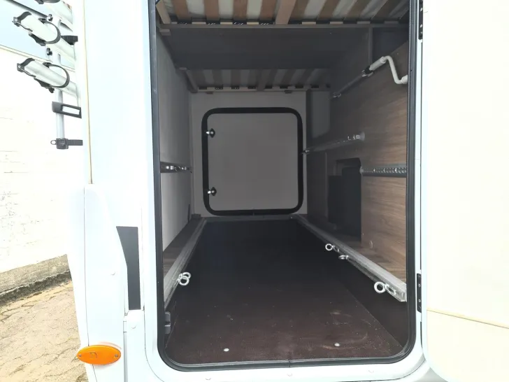 Fahrzeugbild Carado pro V 337 *Safety + Chassis Paket*Solar*SAT+TV* #29