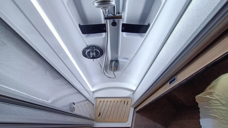 Fahrzeugbild Laika Ecovip L 4012 DS Vollausstattung #11