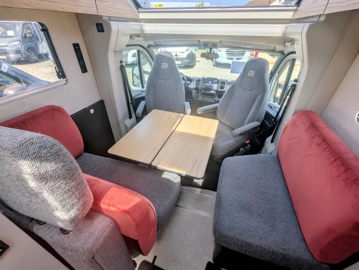 Fahrzeugbild Bürstner Signature SFT 7.0 Sie sparen 4.397,-!! #5