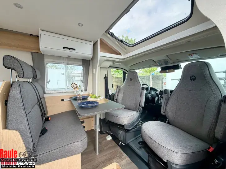 Fahrzeugbild Sunlight T 58 Adventure mit Hubbett #4