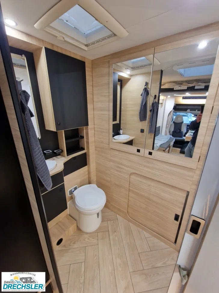 Fahrzeugbild Challenger 260 Graphite Edition #10