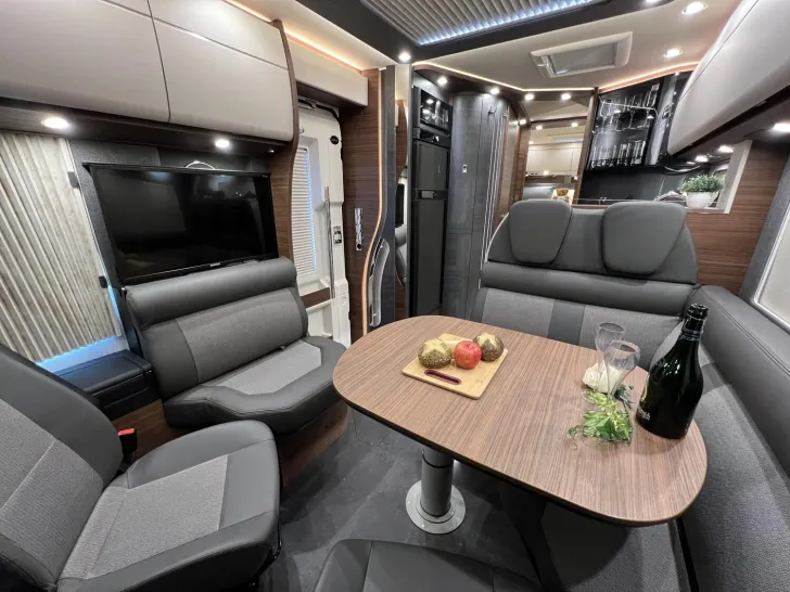 Fahrzeugbild Carthago chic c-line I 4.9 LE L Mercedes (344) #17