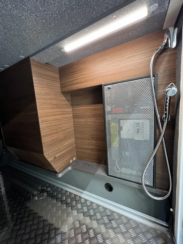 Fahrzeugbild Carthago chic c-line I 4.9 LE L Mercedes (344) #47